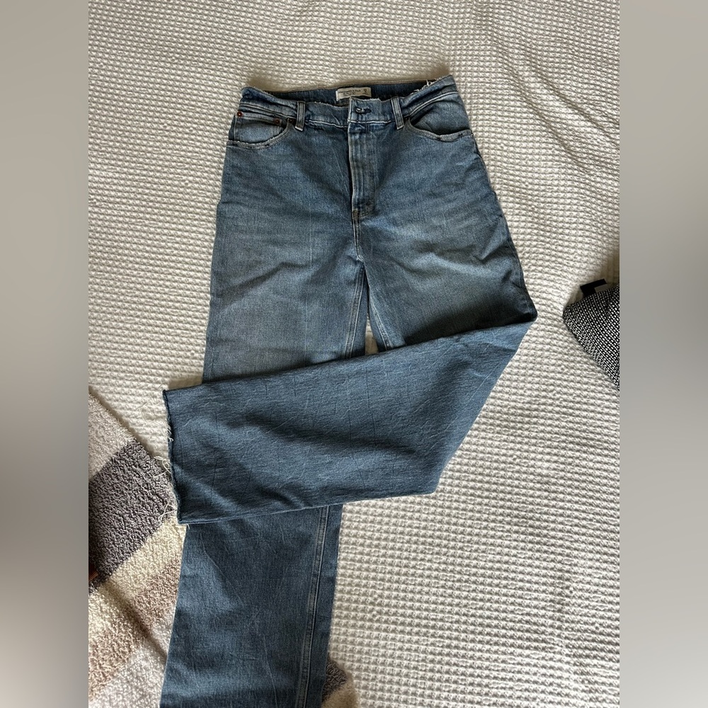 Abercrombie 90s Straight Jeans (ultra high rise)